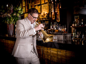 Bild: Ella & Louis Jazz Club im Holzhausenschlösschen - Thomas Siffling – Mediterranean Quartet