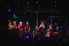 Bild: Asya Fateyeva & Niniwe