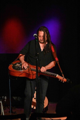 Bild: Markus Klohr im Folkclub Prisma e.V. Pforzheim - Singer-Songwriter