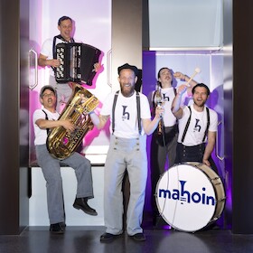 Bild: mahoin: Landgang