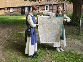 Bild: Historische Ortsführung mit dem Dorfausrufer Hannes