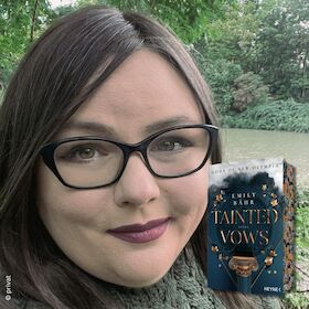 Bild: Lesung mit Emily Bähr: "Tainted Vows – Gods of New Olympia"