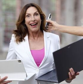 Bild: Andrea Volk: Flurfunk! Büro und Bekloppte