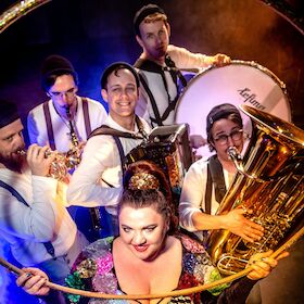 Bild: Das Lÿz wird 30: Hamburger Hafenvarieté