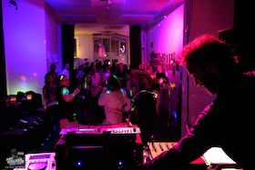 Bild: Die Early Bird Party: Der frühe Vogel tanzt den Beat - Mit DJ Louie Prima