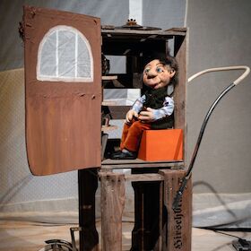 Bild: K4Y: Die Riesin und ihr Topf