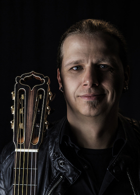 Bild: Reinhard Mey 3.0: gespielt von Stefan Eichner