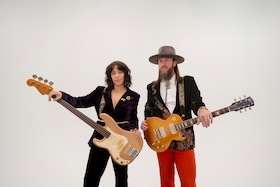 Bild: DANIELLE NICOLE BAND - "That girl gets down to the nitty gritty.”