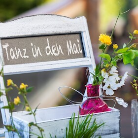Bild: Tanz in den Mai - Tanz  in den Mai