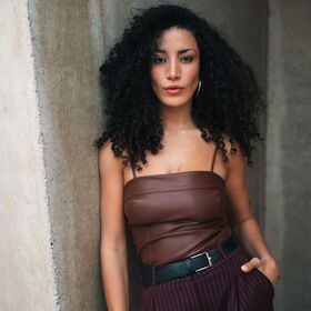 Bild: BABA ISSUES von Tessniem Kadiri