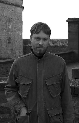 Bild: Hendrik Otremba: "Der Gräber" mit einem Live Soundtrack von Pogo McCartney - Lesung und Sounds