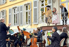 Bild: Sommerabend im Park - – Eine Serenade mit Musik, Tanz und Theater