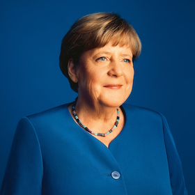 Bild: Signierstunde mit Angela Merkel in Kiel
