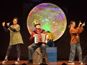 Bild: Kindertheater Radelrutsch - Happy Earthday! oder: „Wir feiern die ERDE“