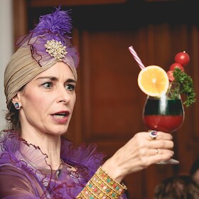 Bild: Dinnertheater in der Orangerie im Schlosspark - Manche mögen’s TOT! - Hollywood-Krimi mit Dinner