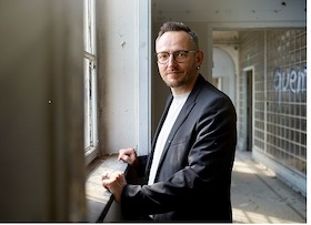 Bild: Daniel Holbe liest aus "Unter Toten"