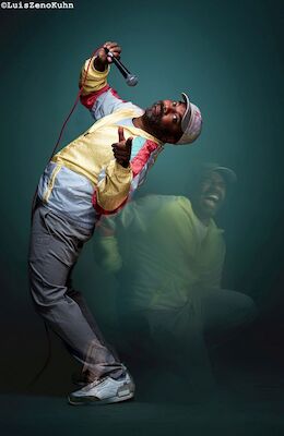 Bild: Simon Pearce - Programm: Funny Bones