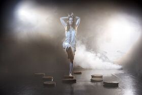 Bild: James Wilton Dance - LOKI
