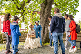 Bild: "Das doppelte Charlottchen" - Führung im Kostüm