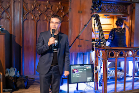 Bild: (22) Café Zimmermann: Fragen Sie Dr. Schrammek