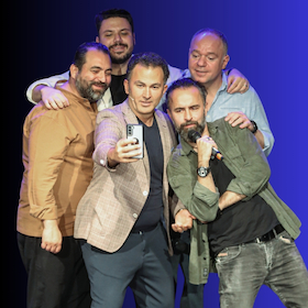 Bild: 5´i Bir Yerde - Doppelte Spaßbürgerschaft - auf Türkisch