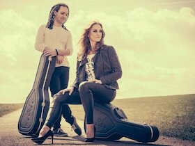 Bild: Suzan Baker & Dennis Lüddicke - Pop, Rock, Latin, gefühlvolle Balladen und Reggae-Sounds