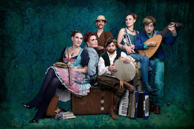 Bild: Ensemble Wirbeley - Im Umbogen ums Schwarze Meer drumrum