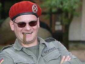 Bild: Gag & Breakfast - mit Ausbilder Schmidt