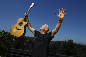 Bild: Tommy Emmanuel CGP - Living in The Light