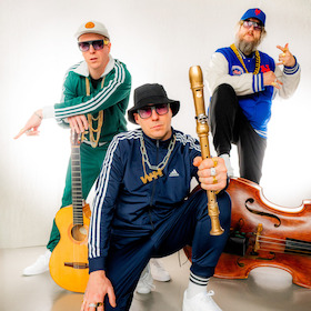 Bild: Wildes Holz - Block Party