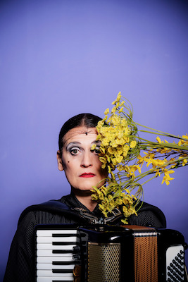 Bild: Carmela De Feo ist La Signora: groß! blond! erfolgreich!