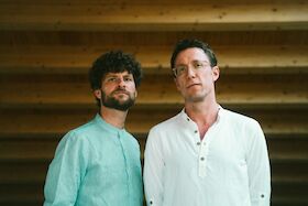 Bild: Bill Laurance & Michael League - Keeping Company