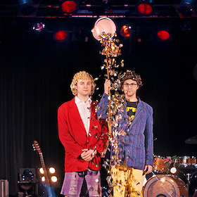 Bild: Zärtlichkeiten mit Freunden - Die schönsten Momente