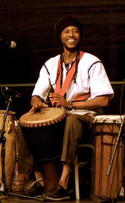 Bild: Afrikanischer Tanz- und Trommelworkshop (ab 13 Jahre und Erwachsene)