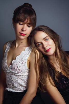 Bild: Duo Anastasia und Polina Churbanova päsentiert:  Der Nussknacker - Winterträume am Klavier!
