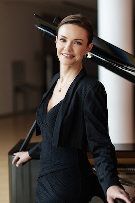 Bild: Olga Andryushchenko präsentiert: Eine musikalische Reise durch die Zeit - Charakterstücke, Walzer, nobel und sentimental...!