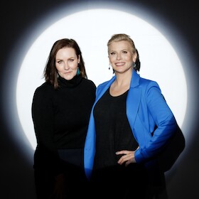 Bild: Ida von Wegen & Eva Habermann: Lampenfieber lieben lernen - Tipps, Tricks und Techniken für entspannte Auftritte. Überzeugendes Auftreten von Promis lernen