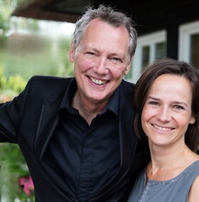 Bild: Treffen sich zwei... - Ein literarisch-musikalischer Abend mit Sabine Urban und Dirk Böhling