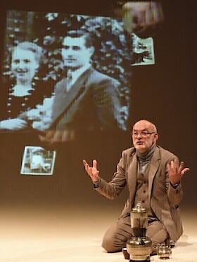 Bild: Ein ganz gewöhnlicher Jude - Theaterhaus Schauspiel
