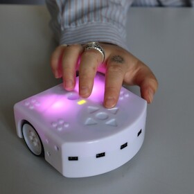 Bild: Stars for Kids: Thymio-Roboter für Neulinge - Kinderferienprogramm in Zusammenarbeit mit dem ZKM                                      (Zentrum für Kunst und Medien Karlsruhe)