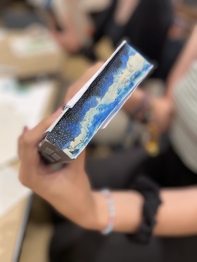 Bild: Painted Edges: Gestalte deine Buchschnitte!