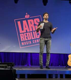 Bild: "Unaufhaltsam unterhaltsam" - Lars Redlich