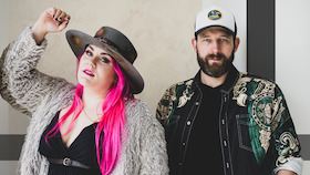 Bild: WILD AS HER - „STRINGS & STORIES“