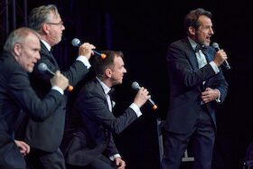 Bild: Klangrazzia - Eine musikalische Kriminal-Komödie mit Hans-Werner Meyer, Chin Meyer und der A-Capella-Gruppe „Meier und die Geier“