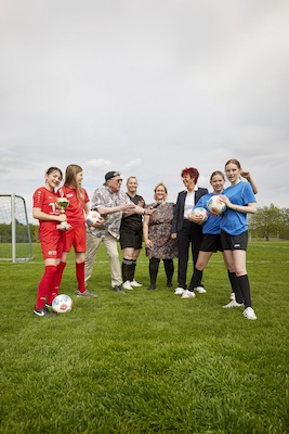 Bild: De Steenbeeker - Football, Frünnen un Deerns