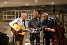 Bild: Trio Lowell Coppo Kärner im Folkclub Prisma e.V. Pforzheim - Bluegrass Music