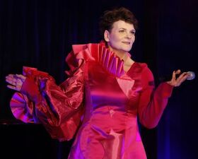 Bild: Gayle Tufts: Please Don`t Stop the Music
