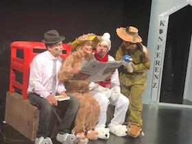 Bild: Theatersonntag - Konferenz der Tiere