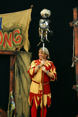 Bild: KIKERIKI THEATER im Bürgerhaus in Neu-Anspach - spielt Siegfrieds Nibelungenentzündung