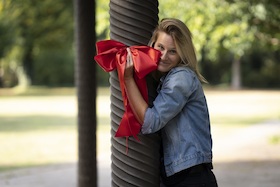 Bild: Lucy van Kuhl: „Geschickt verpackt“